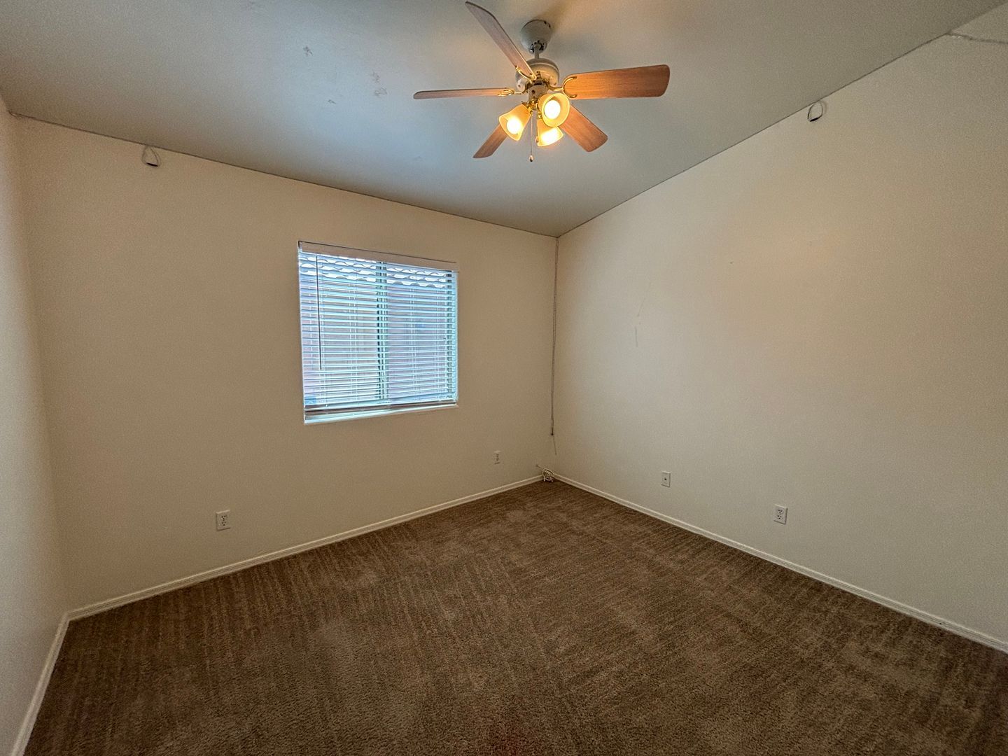 Building Photo - 10500 E Carolina Willow Ln