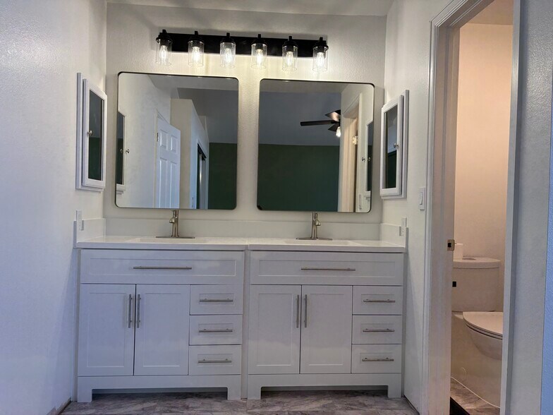 Building Photo - 3920 Anvil Dr