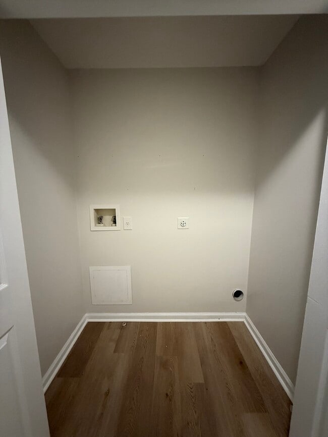 Building Photo - 328 Myrtle Ave