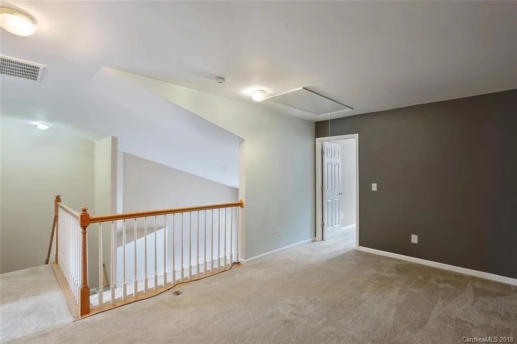 Building Photo - Room in Townhome on Stratfield Pl Cir