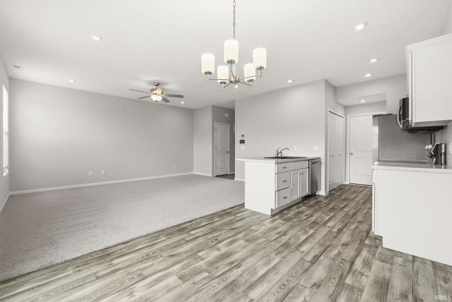 Building Photo - 3591 Canal Square Dr