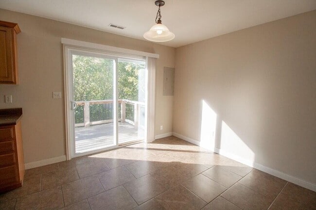 Building Photo - 4718 Dehaven Dr