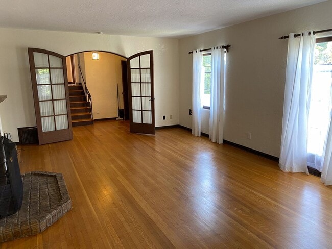 Building Photo - Beautiful North Berkeley 4-Bedroom