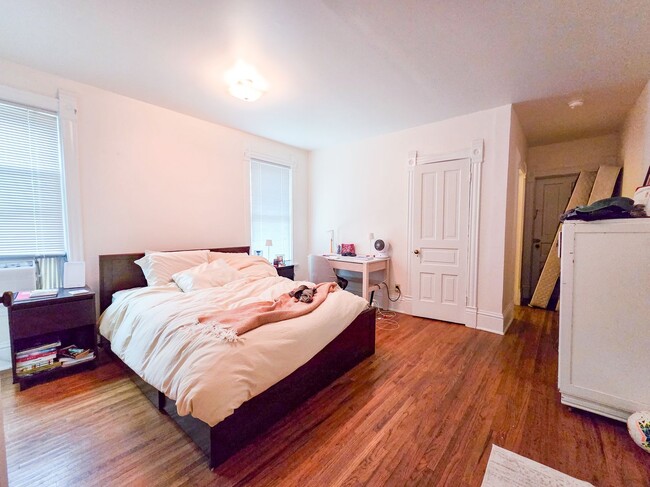 Building Photo - 1335 Rutledge St