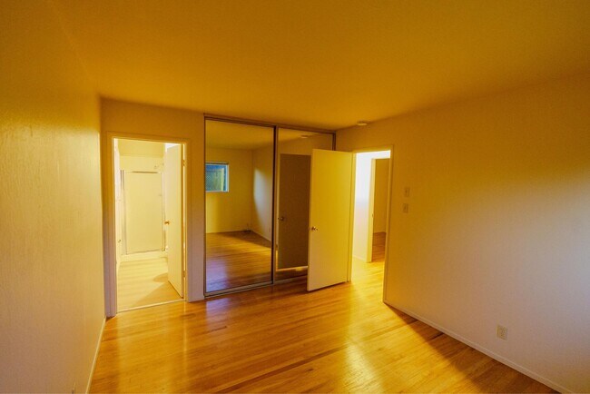 Building Photo - Single-Story Vallejo 3BR on HUGE Lot! 4-Car Parking, Covered Patio & 15 Min to Napa!