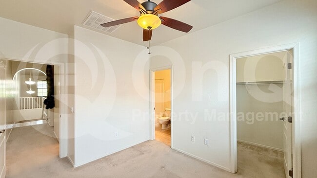 Building Photo - 2222 E Huntington Dr