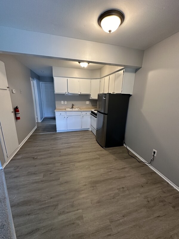 Building Photo - 4059 Longtin Ave