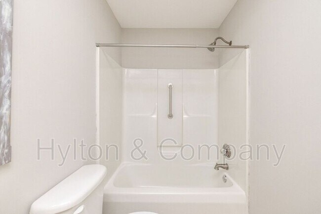Building Photo - 7712 Breaker Point Ct