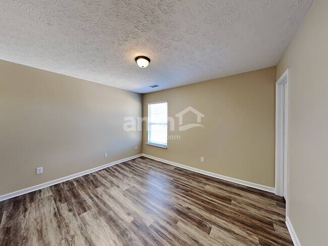 Building Photo - 906 Grand Oak Drive