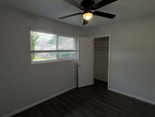 Building Photo - Beautifully Renovated 3 Bed 2 Bath on 17th Av South of Northern