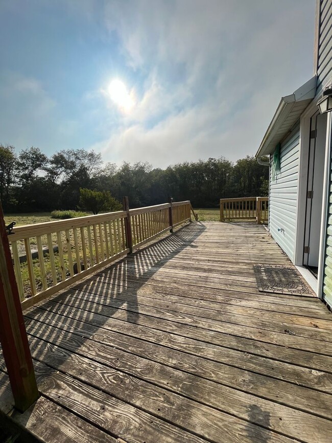 Building Photo - For Rent: Beautifully Renovated 3BR/2BA Si...