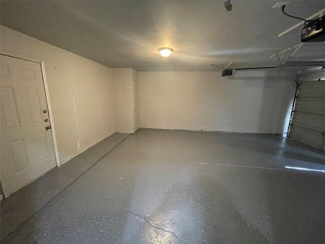 Building Photo - 3 BR/2BA |  Renovated Single Family Home |   2-car garage | Fenced backyard!