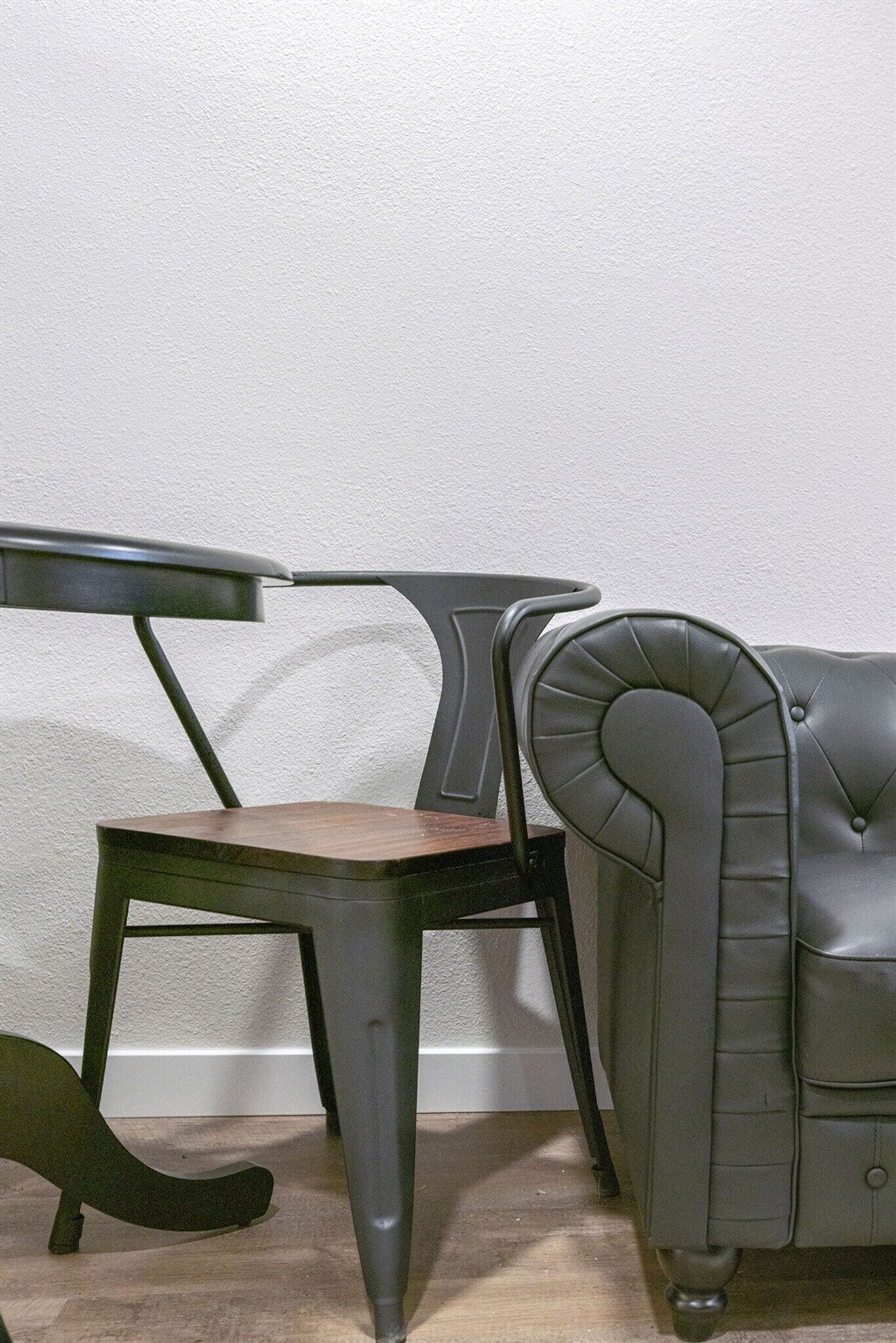 Building Photo - 611 N Cedar St