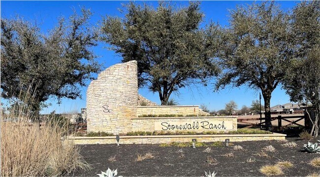 Building Photo - 255 Drystone Trail