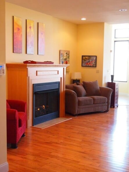 Building Photo - 4376 Olive St