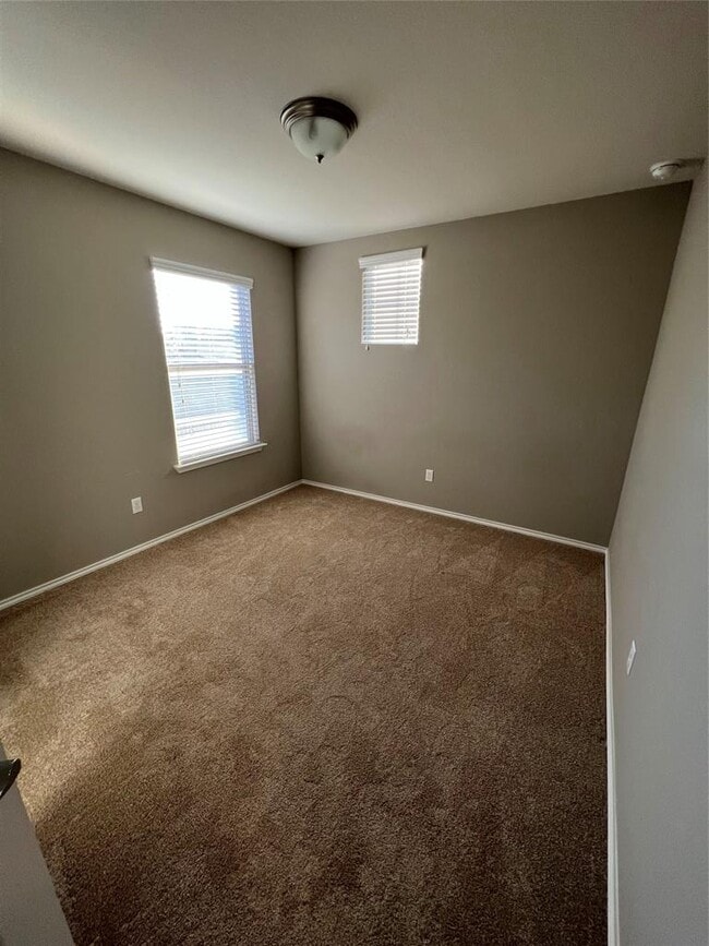 Building Photo - 16017 Hawthorne Heights Trail
