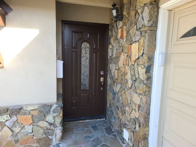 Building Photo - 851 Taft Ave