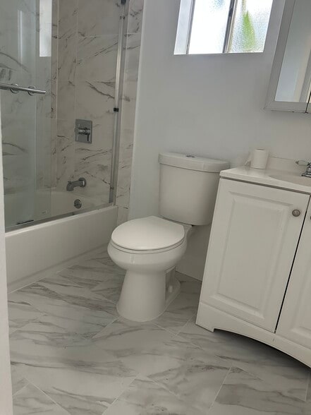 Building Photo - 18350 Hatteras St