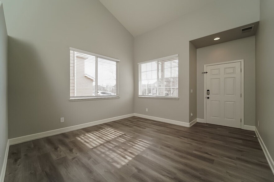 Building Photo - 5065 Pelican St