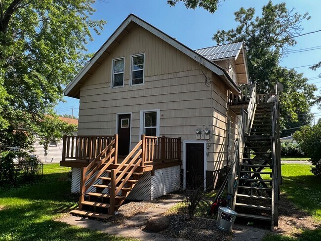 Building Photo - 1111 Ave F