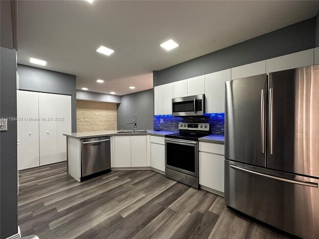 Building Photo - 691 SW 158th Way