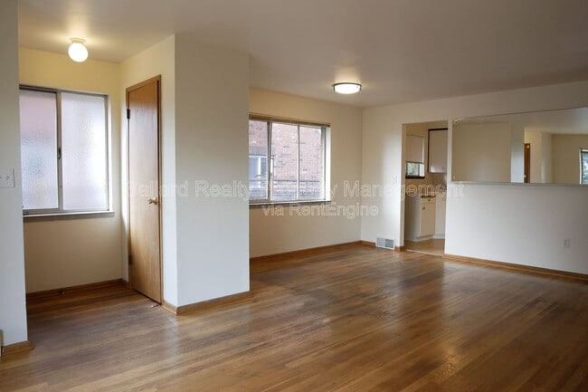 Building Photo - 708 N 80th St