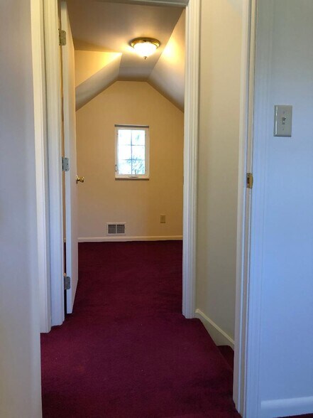 Bedroom - 435 Highfield Ave
