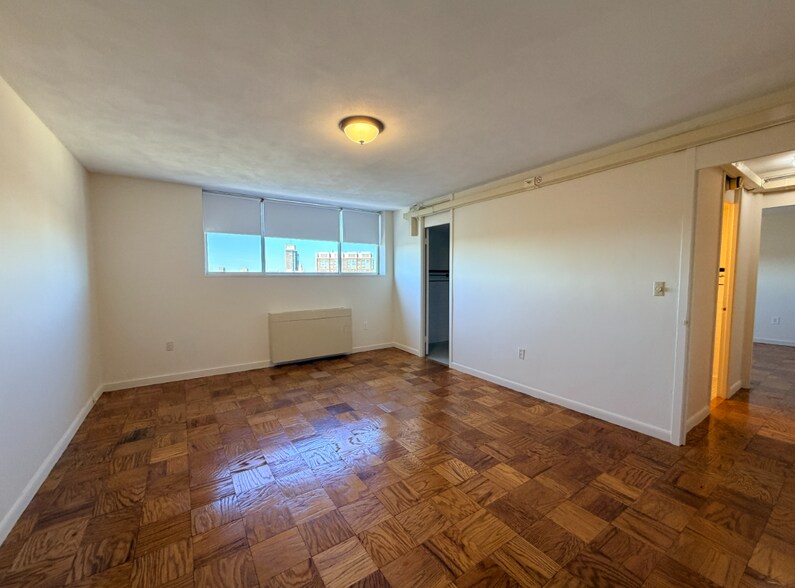 Building Photo - 16 Monmouth Ct