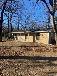 Building Photo - 128 Pierce Dr