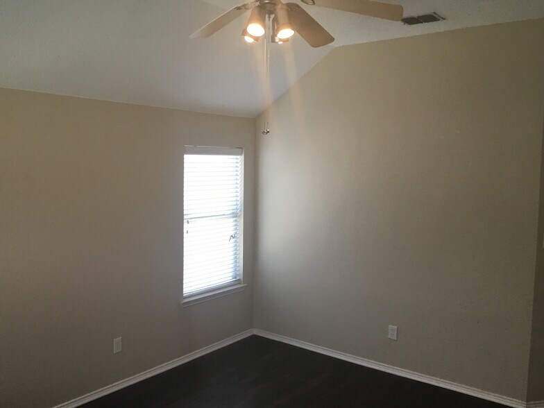 Building Photo - 7605 Stanhope Ln