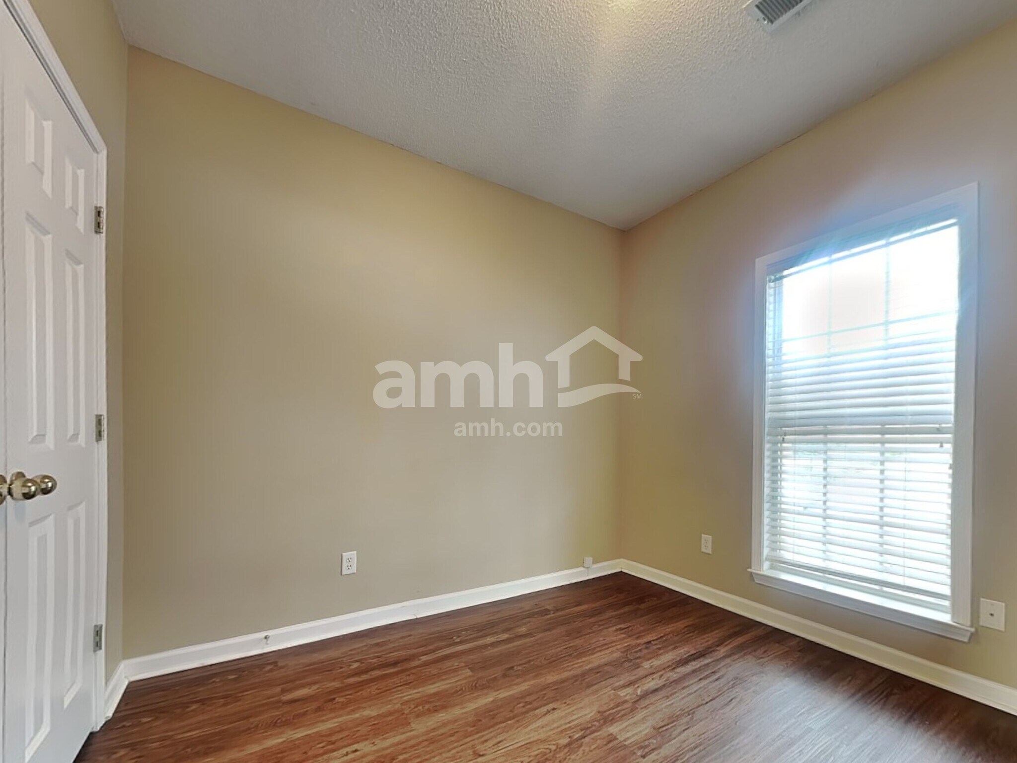 Building Photo - 10157 Breezy Ridge Cove