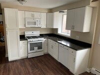 Building Photo - 1511 E Roosevelt Rd