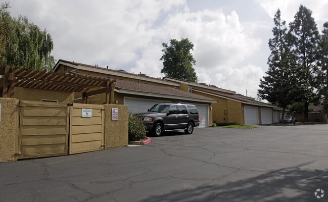Building Photo - Orangewood