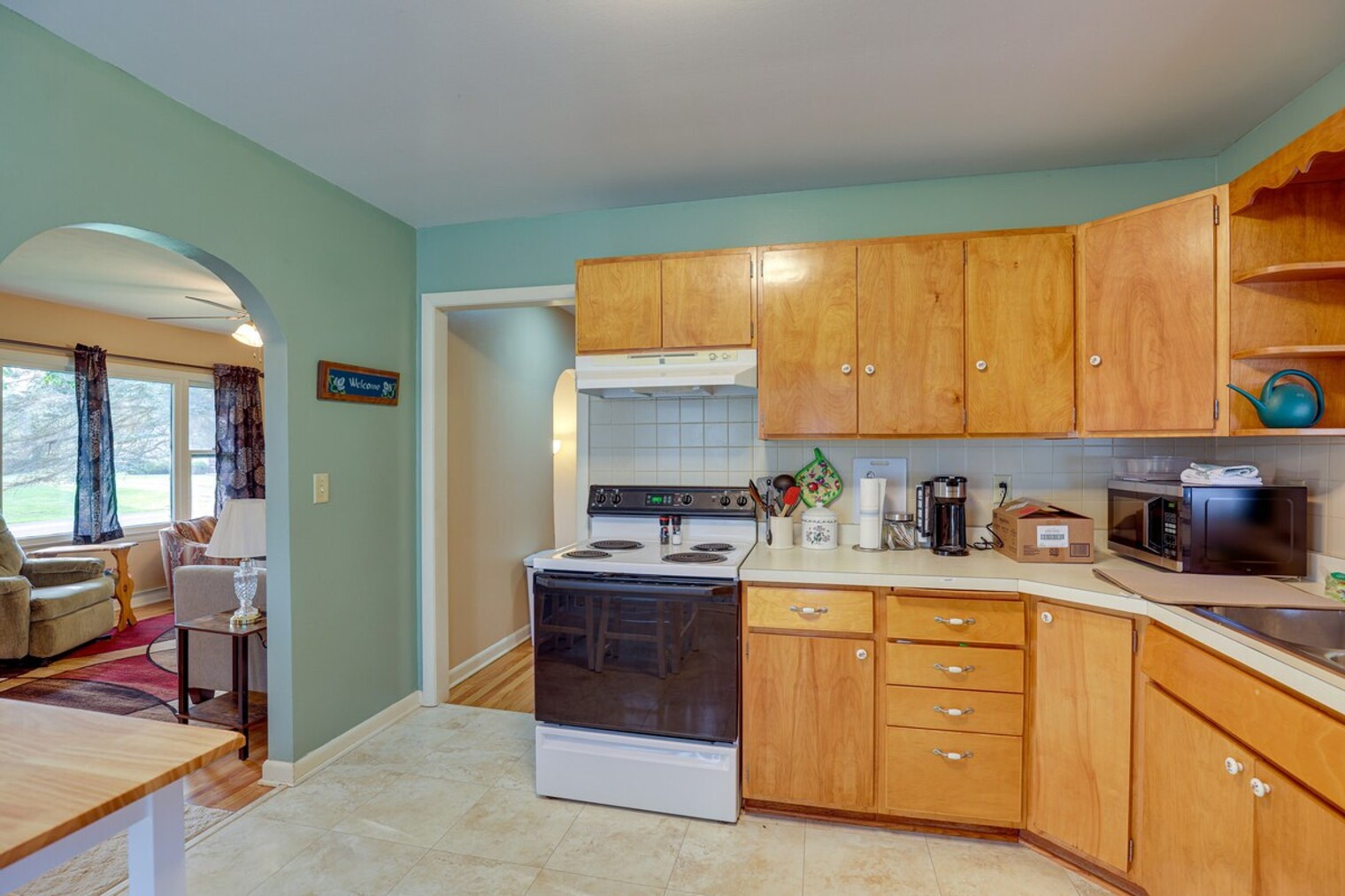 Building Photo - 2 Deo St