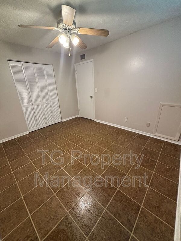 Primary Photo - 325 5th Ave S