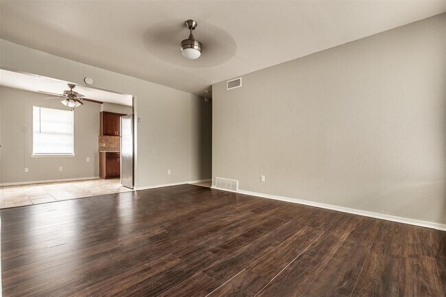 Building Photo - 1416 Mcdonald Dr