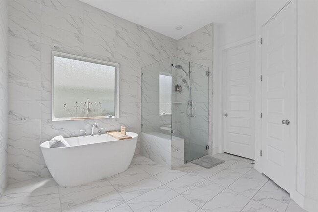 Building Photo - 16913 Adoro Dr