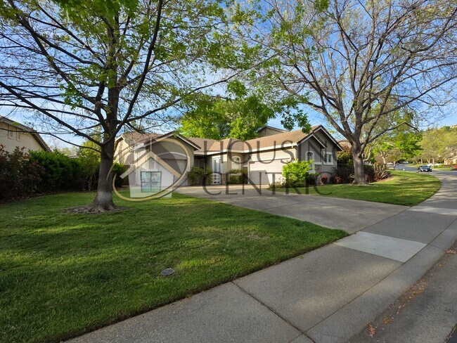 Building Photo - Beautiful Single Story Rental in Gated Serrano Community!