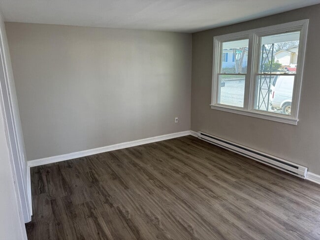 Building Photo - Cozy 1 Bedroom Apartment in the Heart of W. GVL. Steps from Unity Park and Pendleton St.