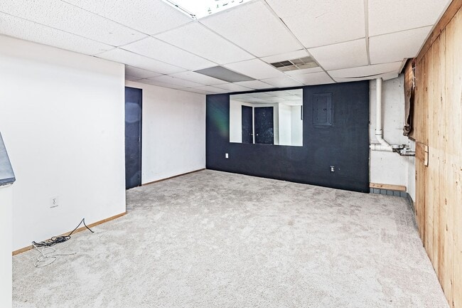 Building Photo - Renovated Townhome in Woodburne