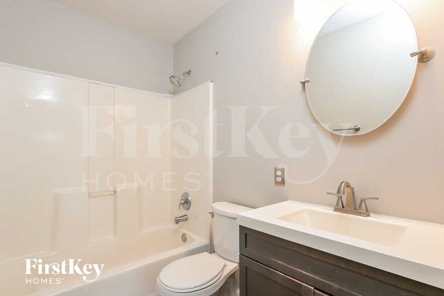 Building Photo - 256 Cherrywood Parc Dr