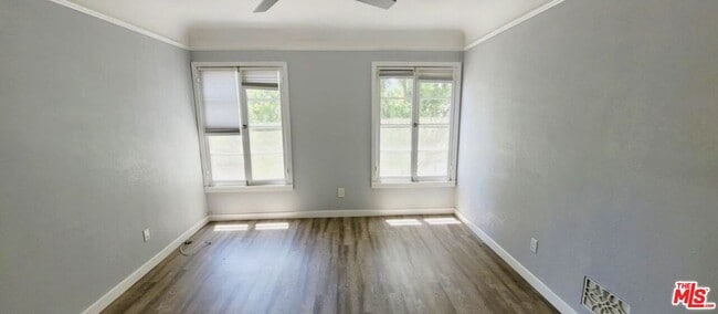 Building Photo - 164 S Elm Dr