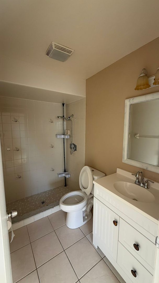 Building Photo - 2823-2825 SW Santa Barbara Pl