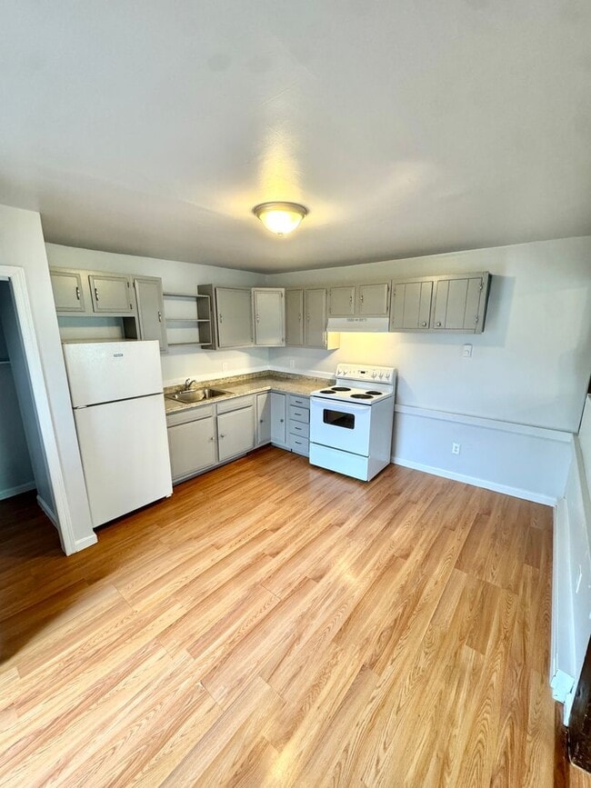 Building Photo - 1102 Second Street