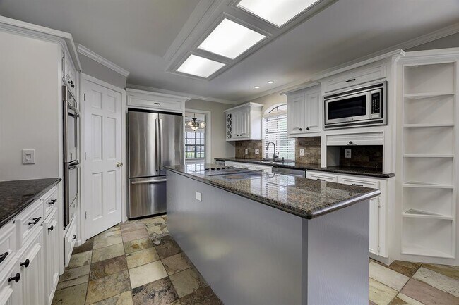 Building Photo - 2518 Talina Way