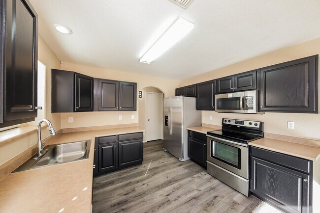 Building Photo - 12623 W Windsor Blvd