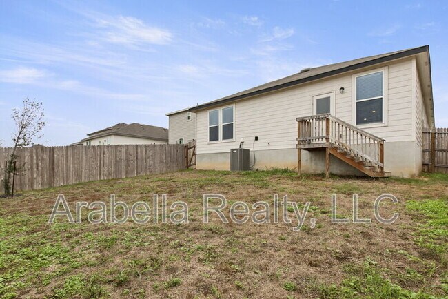 Building Photo - 440 Lynwood Gold