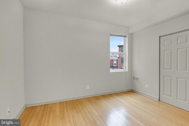 Building Photo - 911 N 19th St