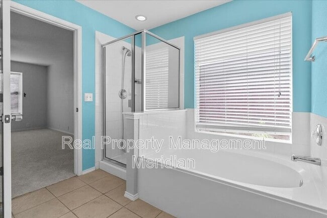 Building Photo - 1704 Little Deer Ln