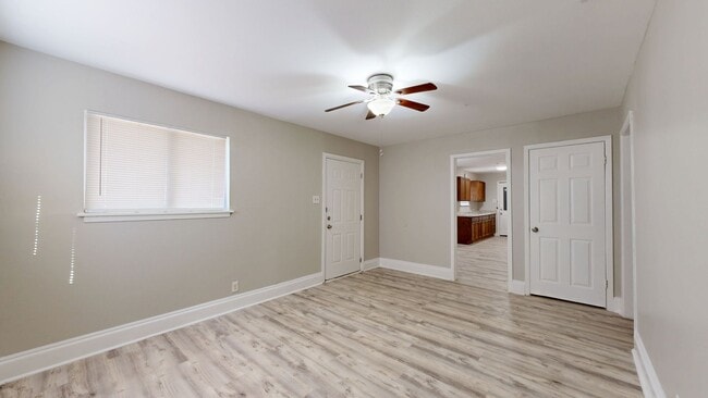 Building Photo - 2 WEEKS FREE!!! RENT REDUCED TO $1,195!!!